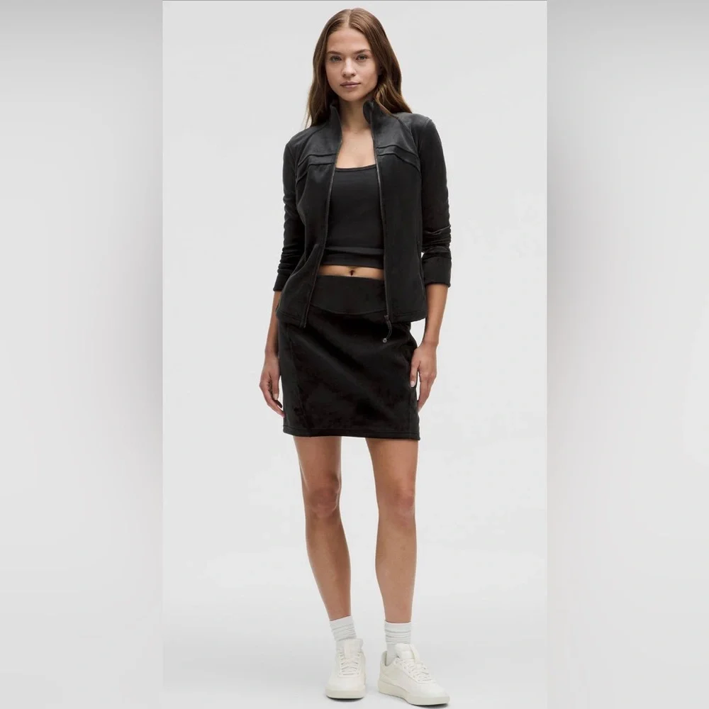 Lululemon Scuba High-Rise Mini Skirt *Velvet - Black - Picture 1 of 9